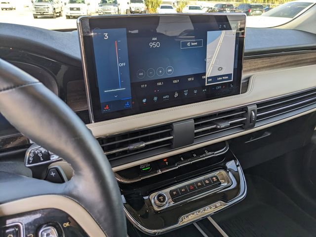 Used 2025 Lincoln Corsair Reserve w/ Rear Removable Package Tray image 24