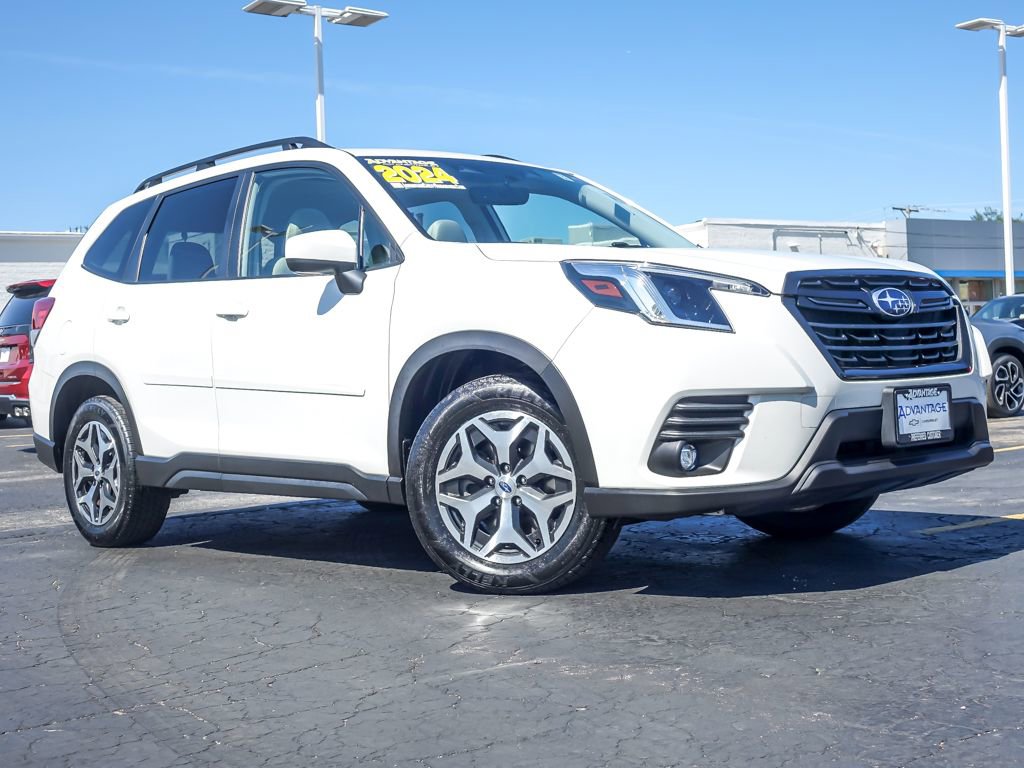 Used 2024 Subaru Forester Premium AWD/4WD image 2