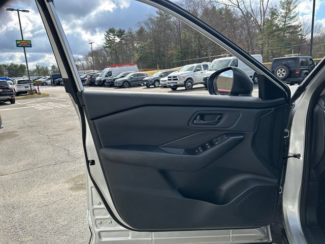 Used 2025 Nissan Rogue S image 22