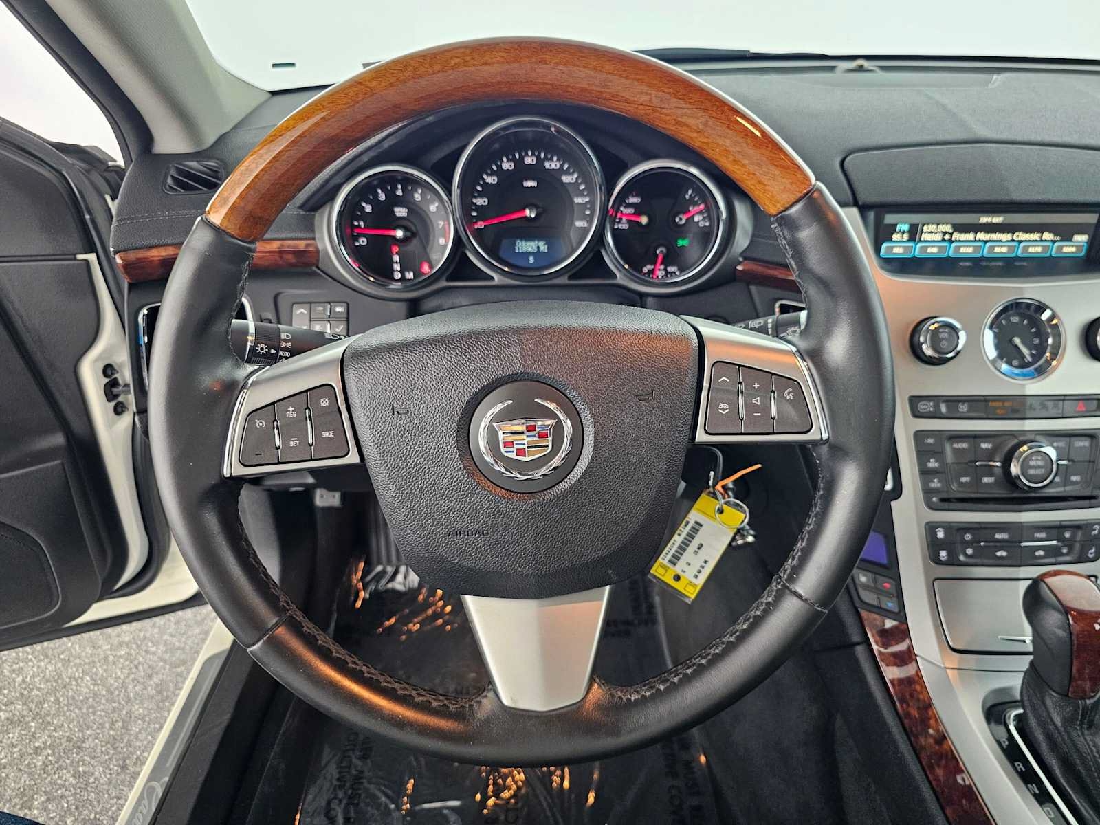 Used 2010 Cadillac CTS Luxury RWD image 22