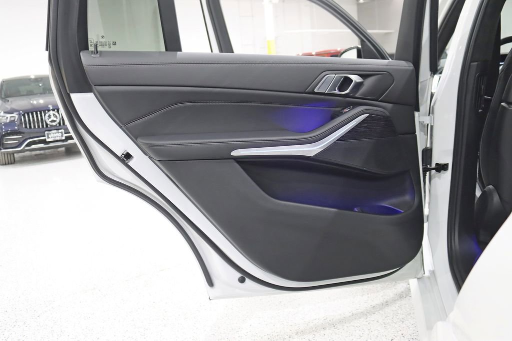 Used 2023 BMW X7 xDrive40i w/ M Sport Package image 37