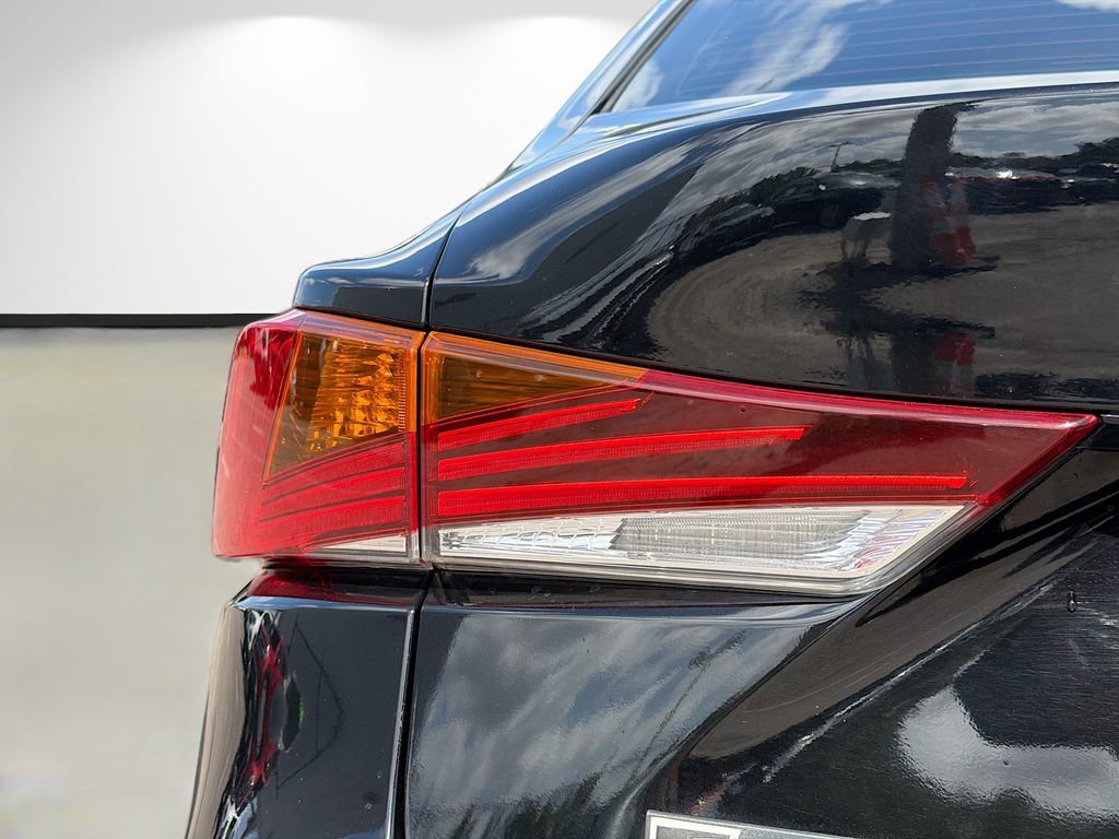 Used 2018 Lexus IS 350 F Sport RWD image 10