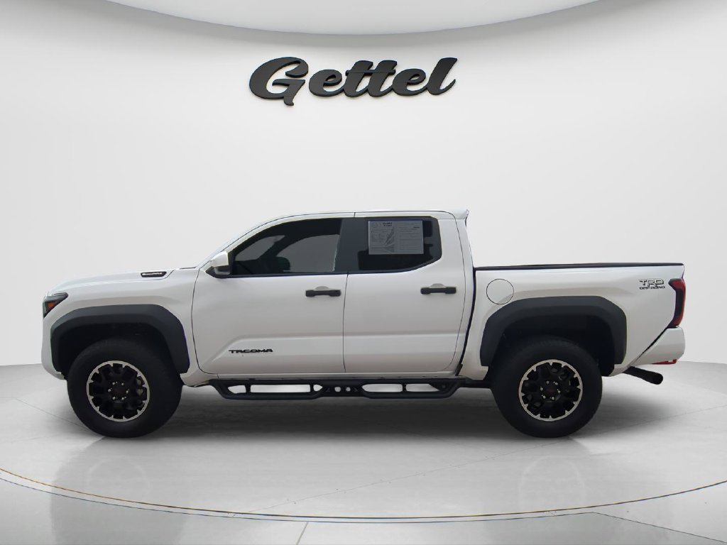 Used 2025 Toyota Tacoma TRD Off-Road AWD/4WD image 8