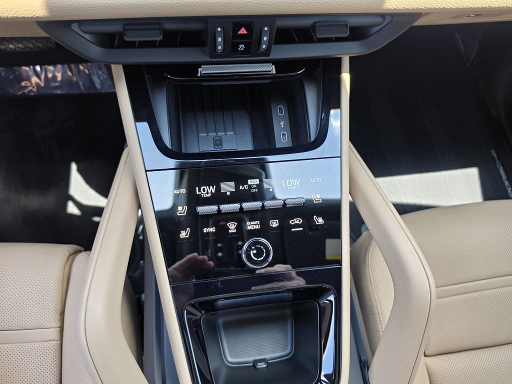 New 2026 Porsche Cayenne Coupe AWD/4WD image 27