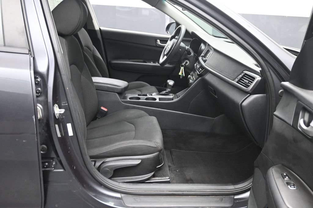 Used 2017 Kia Optima LX FWD image 9