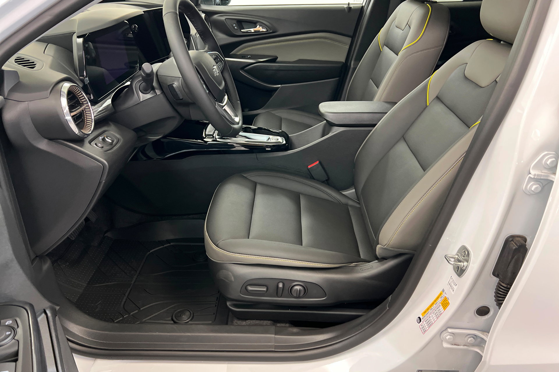 New 2025 Chevrolet Trax ACTIV w/ Driver Confidence Package image 18