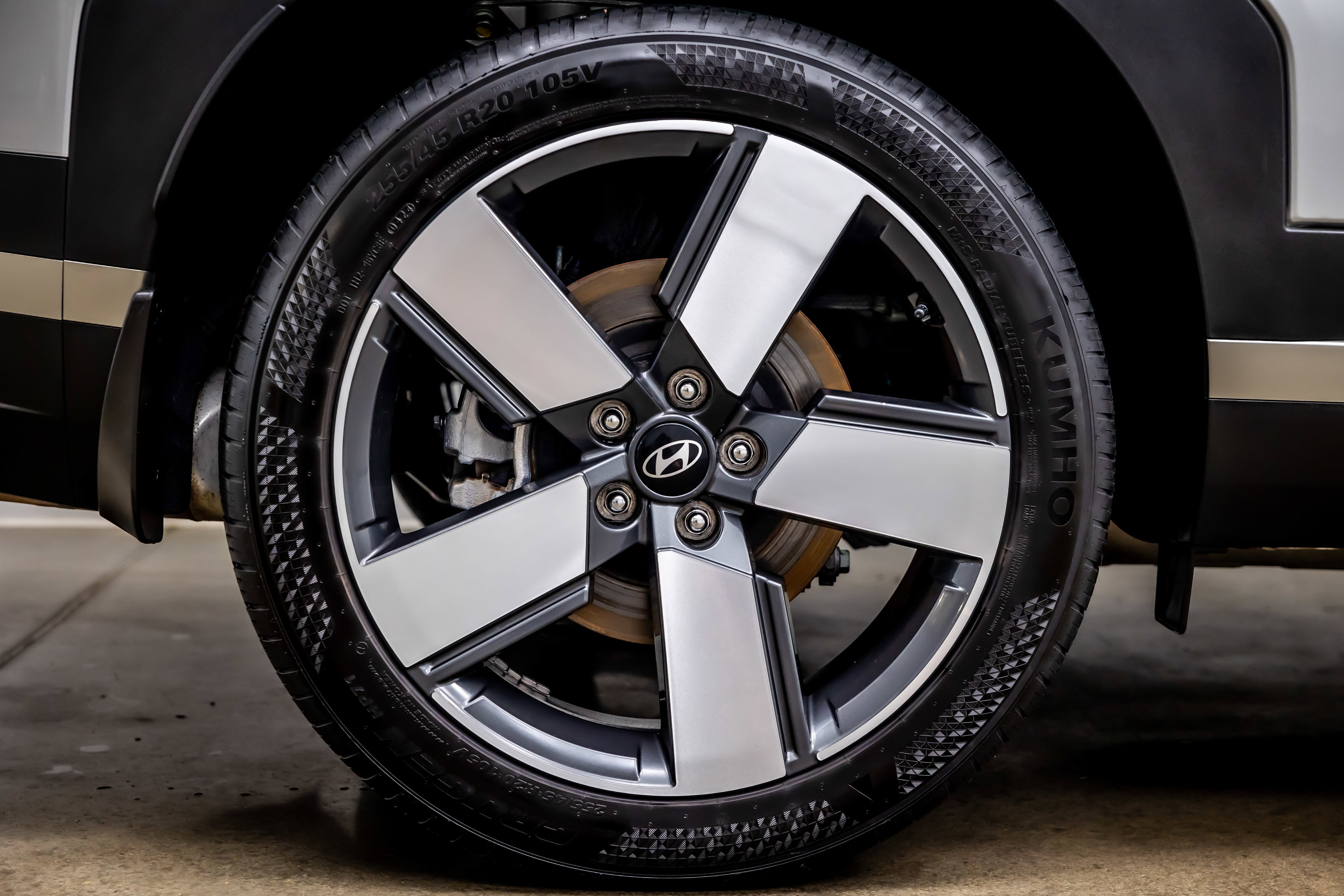 Used 2024 Hyundai Santa Fe Limited image 35