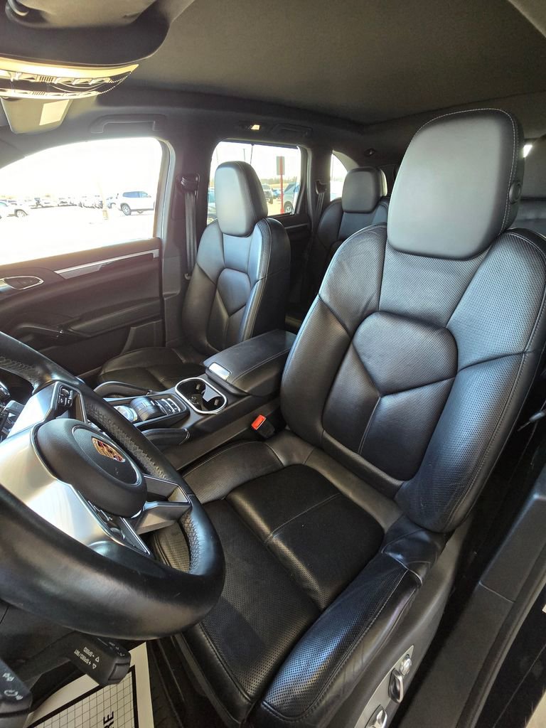 Used 2017 Porsche Cayenne S image 15