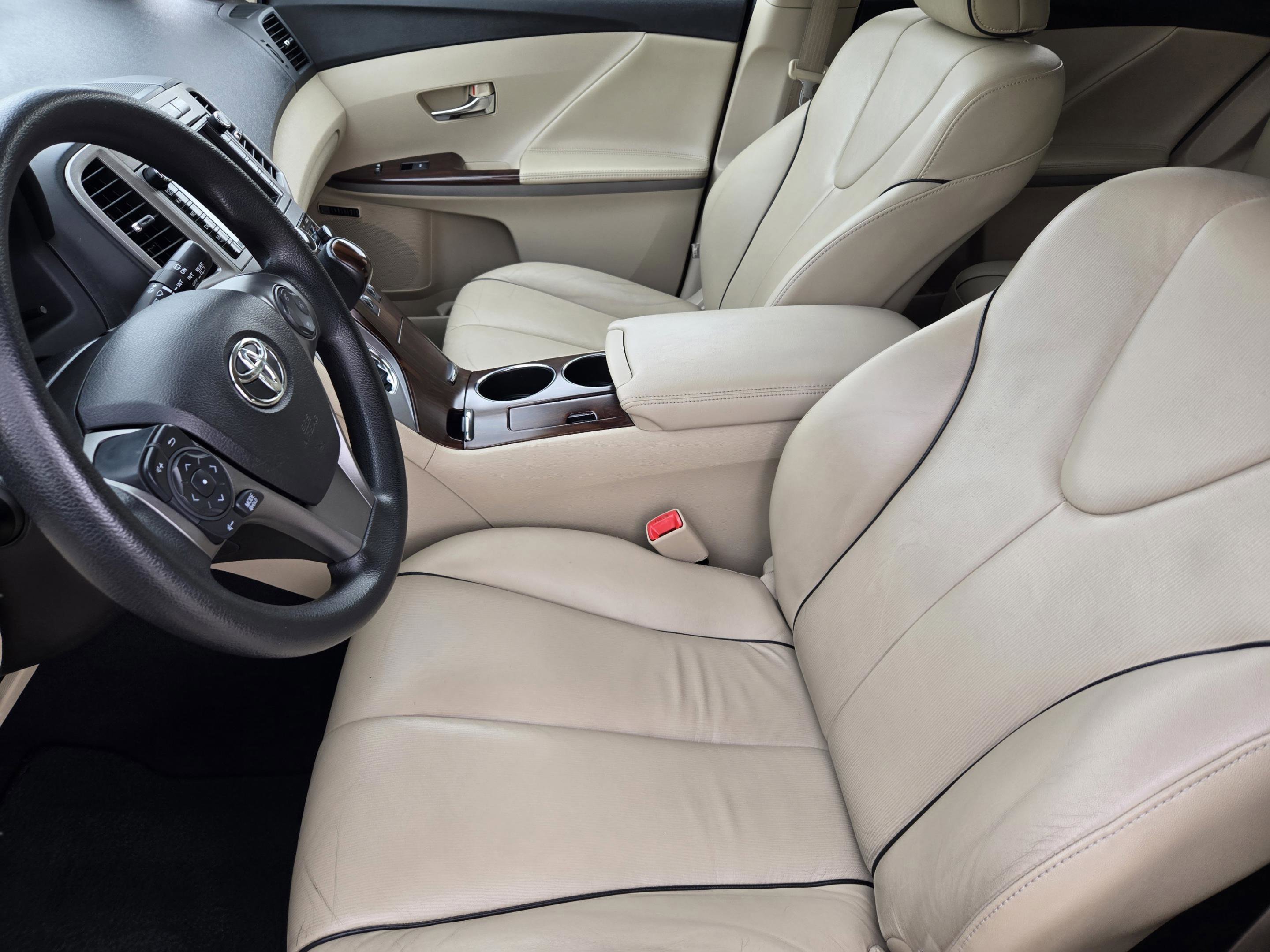 Used 2014 Toyota Venza Limited w/ Tow Prep Package AWD/4WD image 9