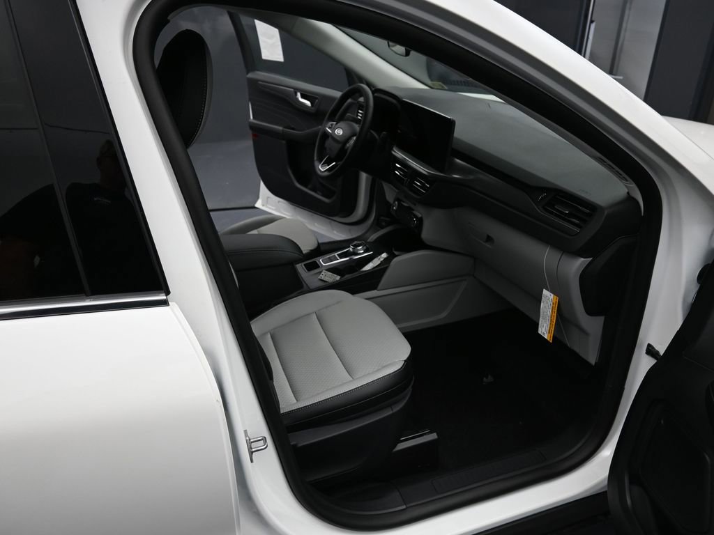 New 2025 Ford Escape SE image 21