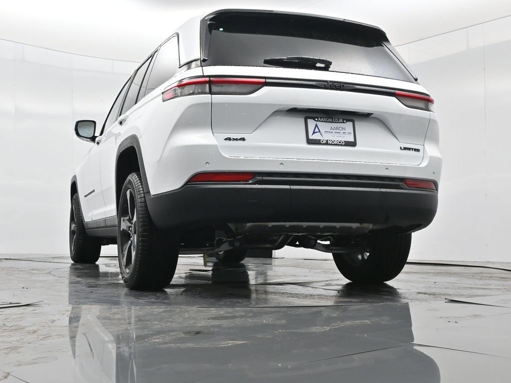 New 2025 Jeep Grand Cherokee Limited w/ Black Appearance Package image 48