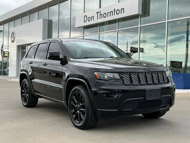 Used 2020 Jeep Grand Cherokee Altitude AWD/4WD image 1