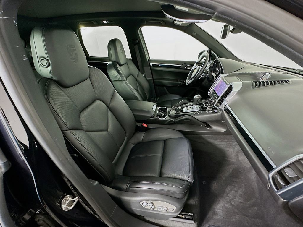 Used 2017 Porsche Cayenne image 29