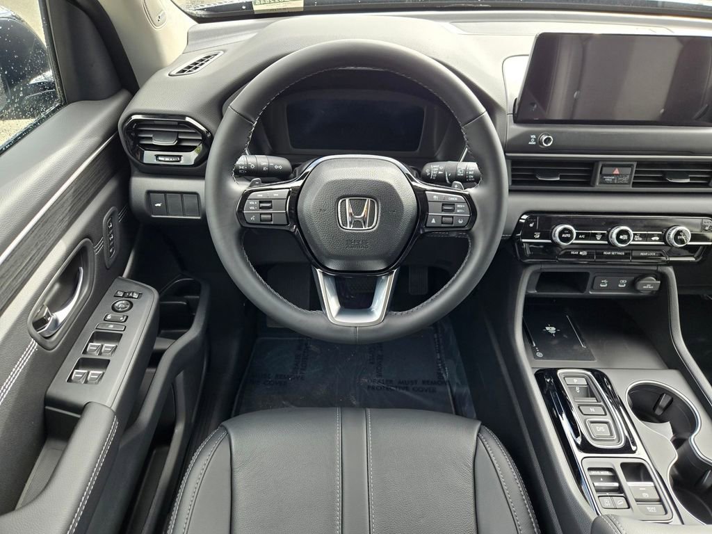 New 2026 Honda Pilot Touring image 13