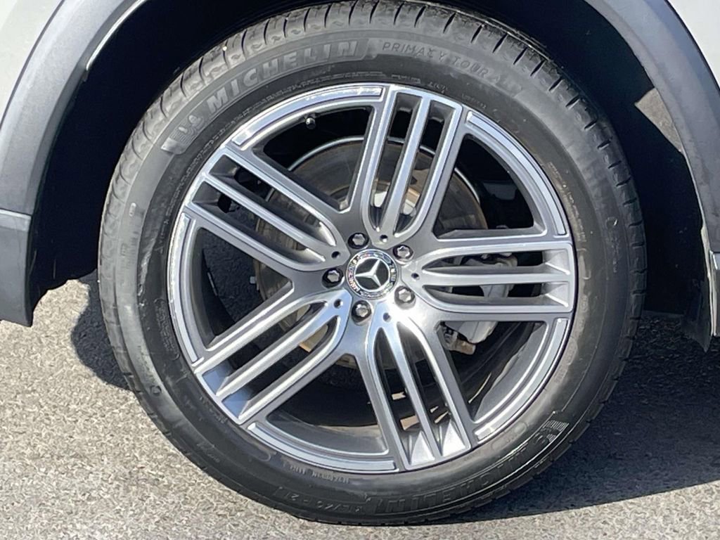 Used 2021 Mercedes-Benz GLS 450 4MATIC image 12