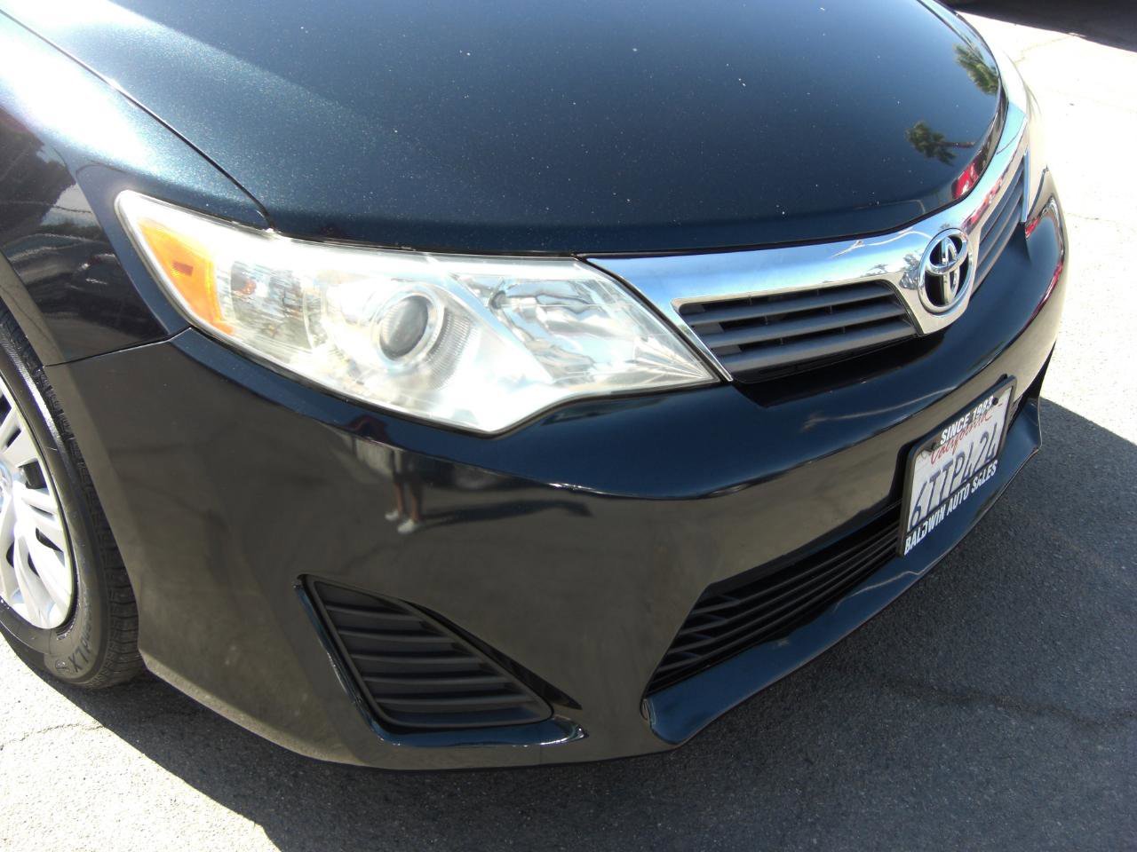 Used 2012 Toyota Camry L FWD image 4