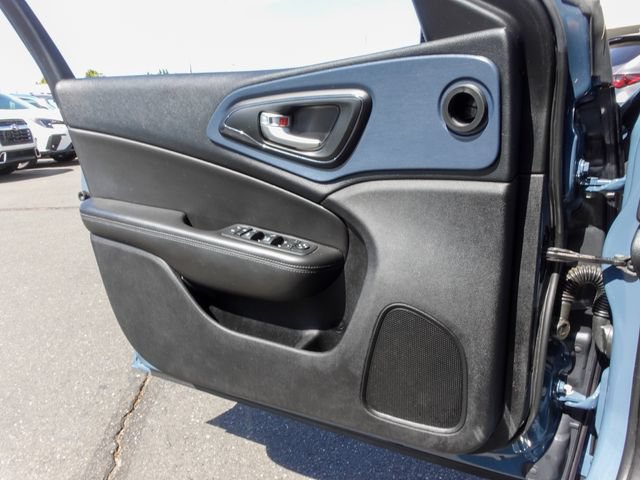 Used 2015 Chrysler 200 S FWD image 17