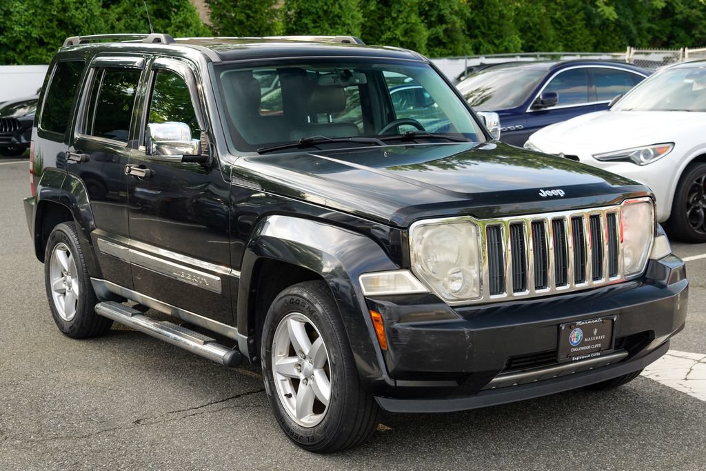 Used 2011 Jeep Liberty Limited w/ Chrome Accents Group AWD/4WD image 9