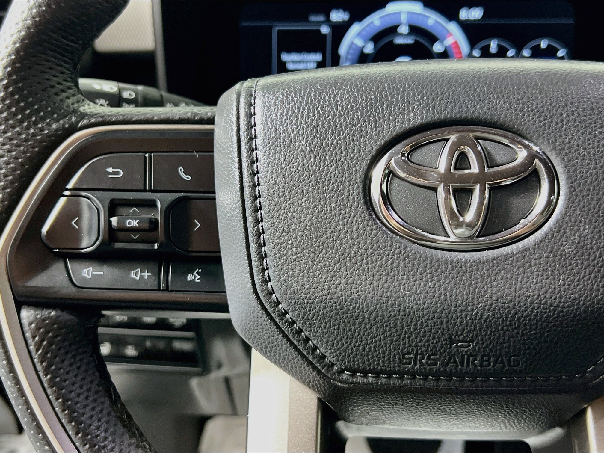 Used 2025 Toyota Sequoia Limited AWD/4WD image 18