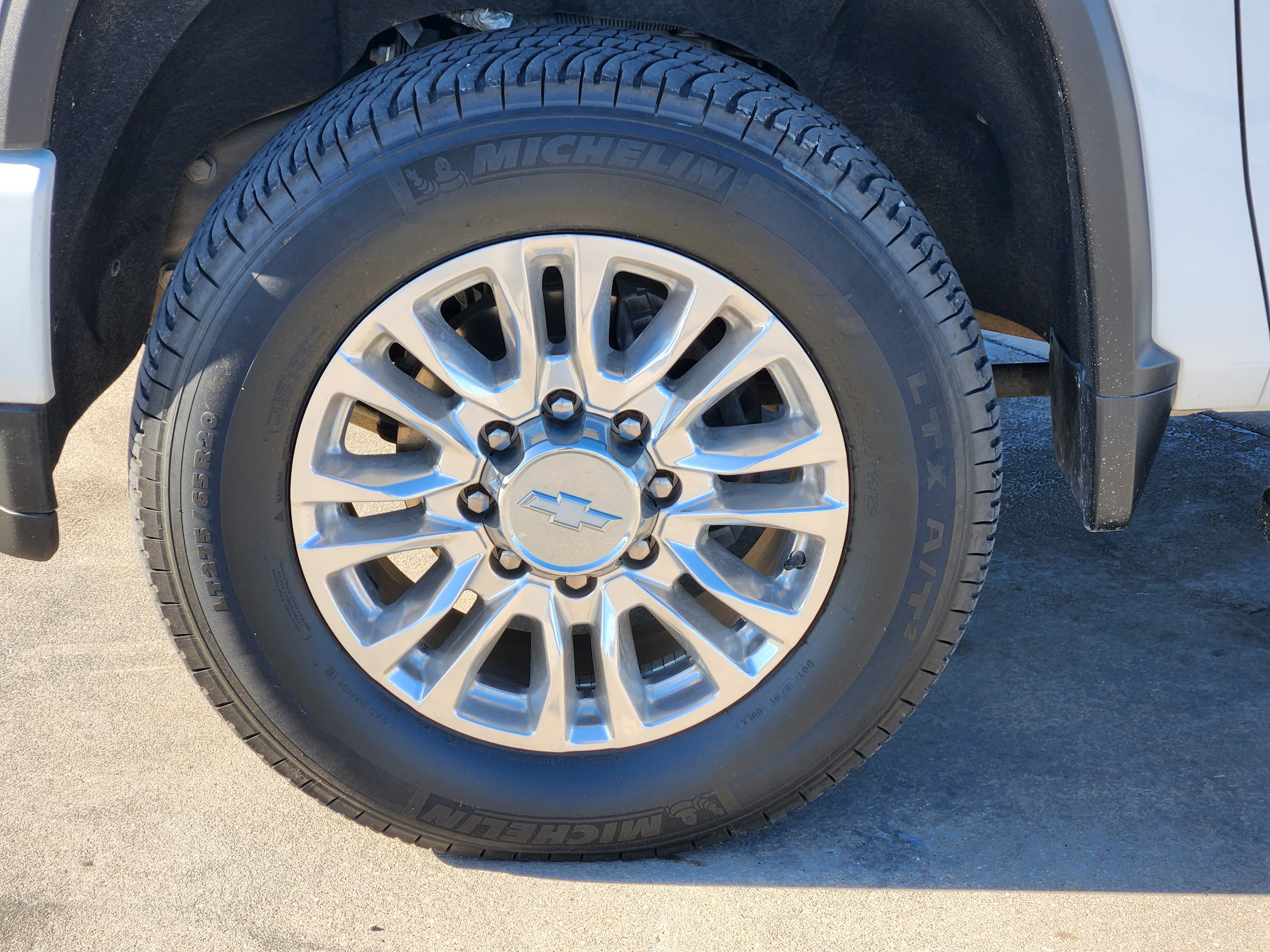 Certified 2020 Chevrolet Silverado 2500 High Country w/ Technology Package image 12