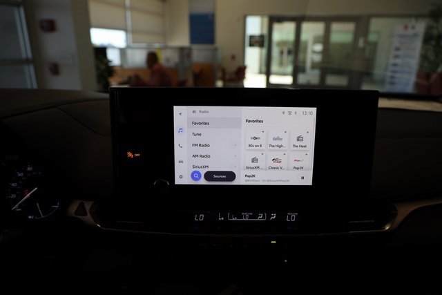 New 2025 Toyota Sienna LE image 14