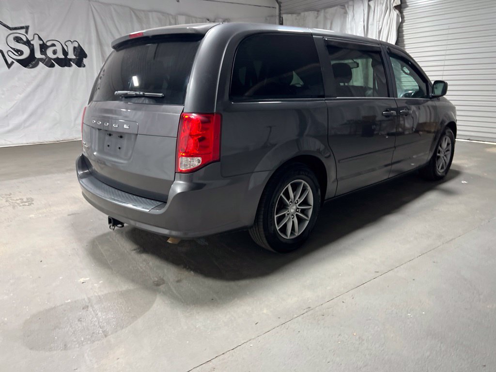 Used 2017 Dodge Grand Caravan SE FWD image 7