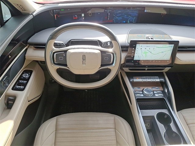 Used 2024 Lincoln Nautilus Reserve image 11