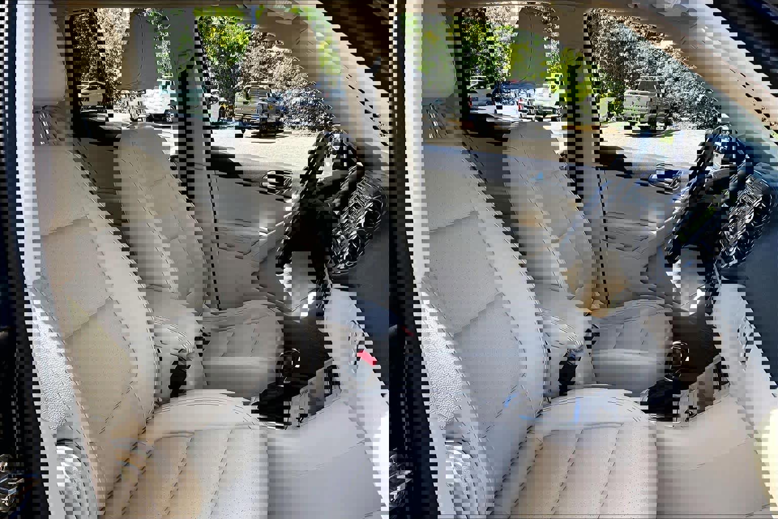 Used 2016 Volkswagen Tiguan S image 8