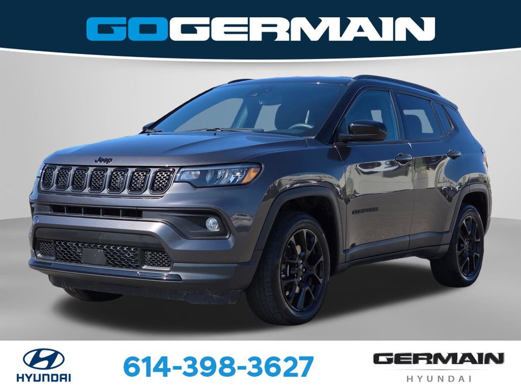 Used 2023 Jeep Compass Latitude w/ Convenience Group AWD/4WD image 1