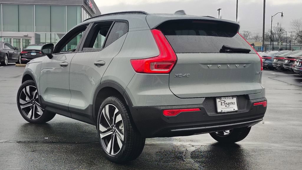 New 2026 Volvo XC40 B5 Plus w/ Climate Package image 4