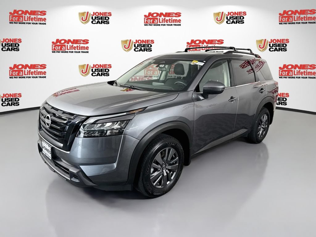 Used 2025 Nissan Pathfinder SV w/ Black Appearance Package AWD/4WD image 13