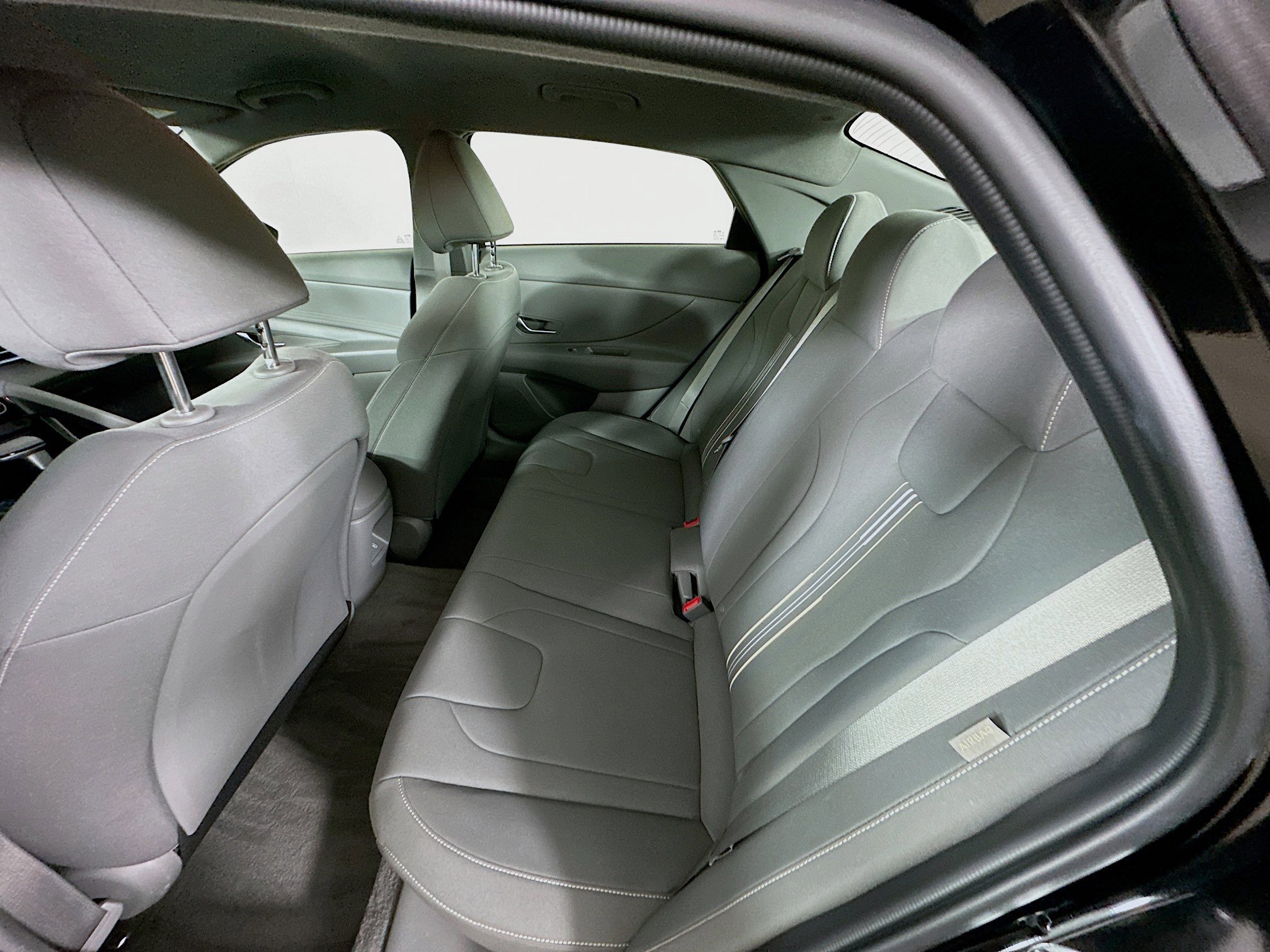 Used 2024 Hyundai Elantra SEL image 30