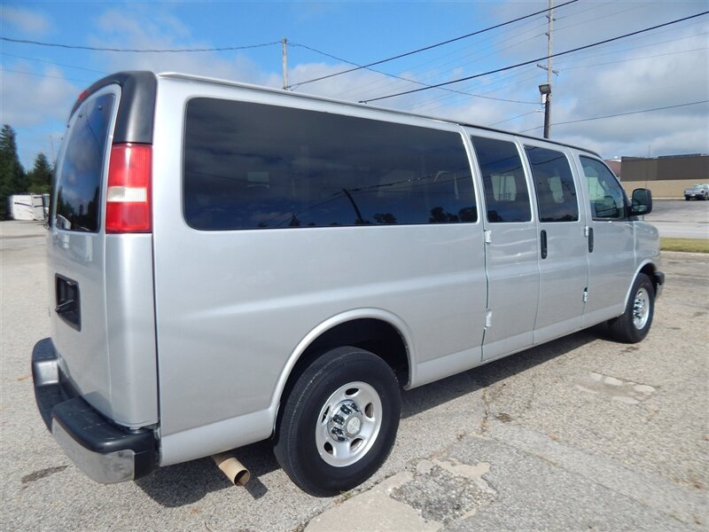 Used 2019 Chevrolet Express 3500 LT w/ LT Preferred Equipment Group RWD image 7