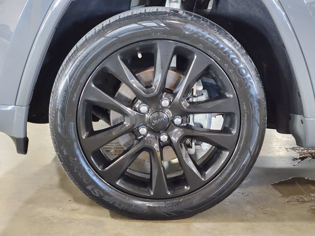 Used 2019 Jeep Grand Cherokee Altitude RWD image 26
