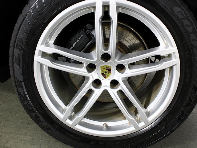 Used 2023 Porsche Macan image 12