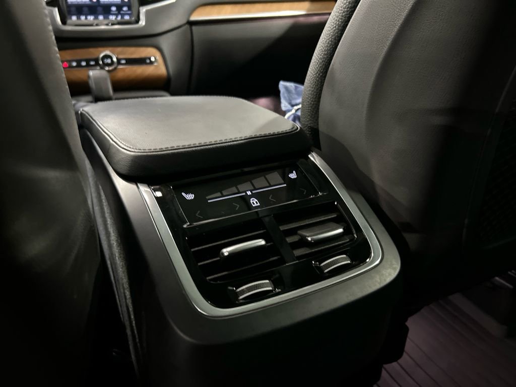 Certified 2023 Volvo XC90 B5 Plus w/ Protection Package image 23