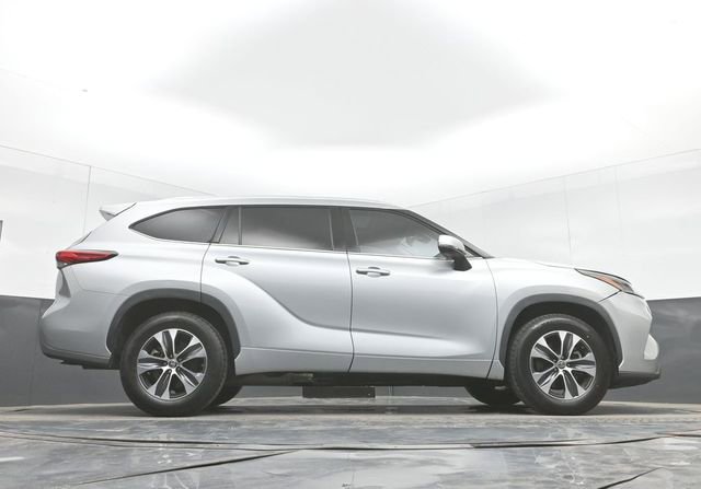 Used 2021 Toyota Highlander XLE image 53