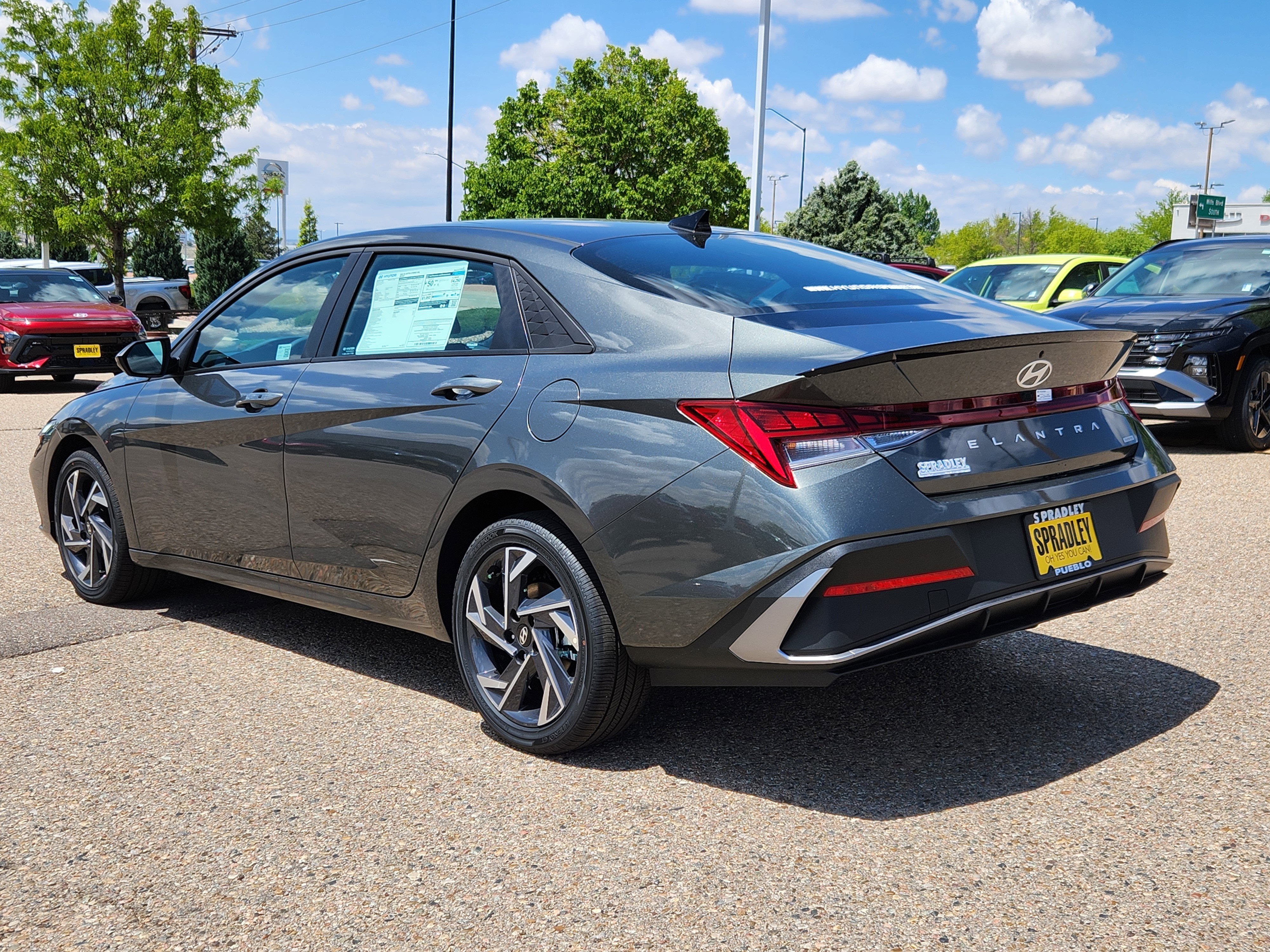 Used 2025 Hyundai Elantra Sport image 3