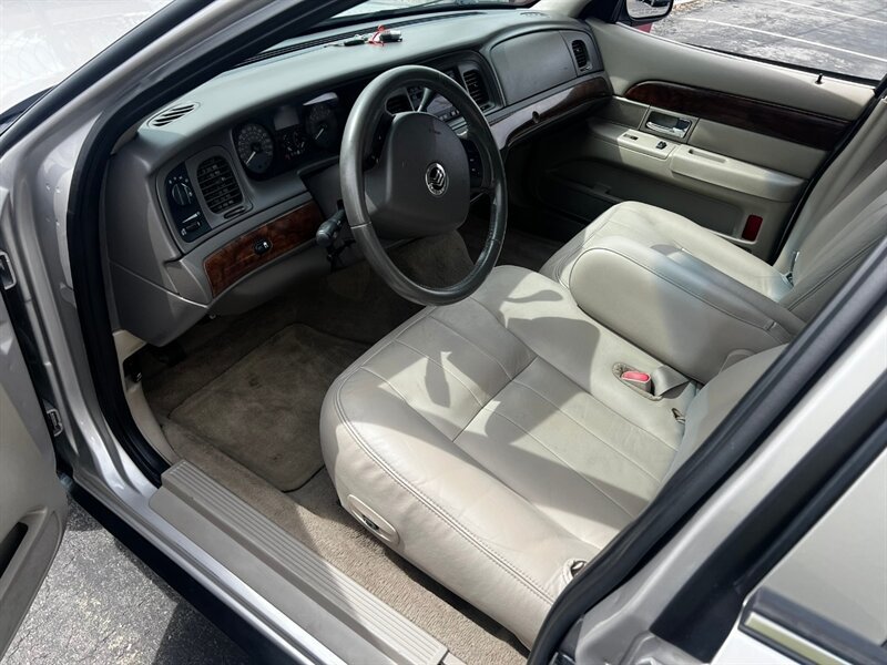 Used 2009 Mercury Grand Marquis LS RWD image 15