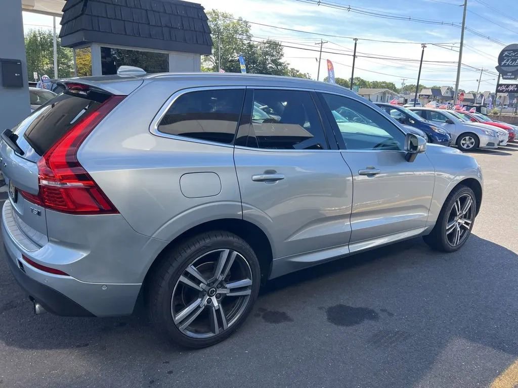 Used 2018 Volvo XC60 T5 Momentum w/ Advanced Package image 14