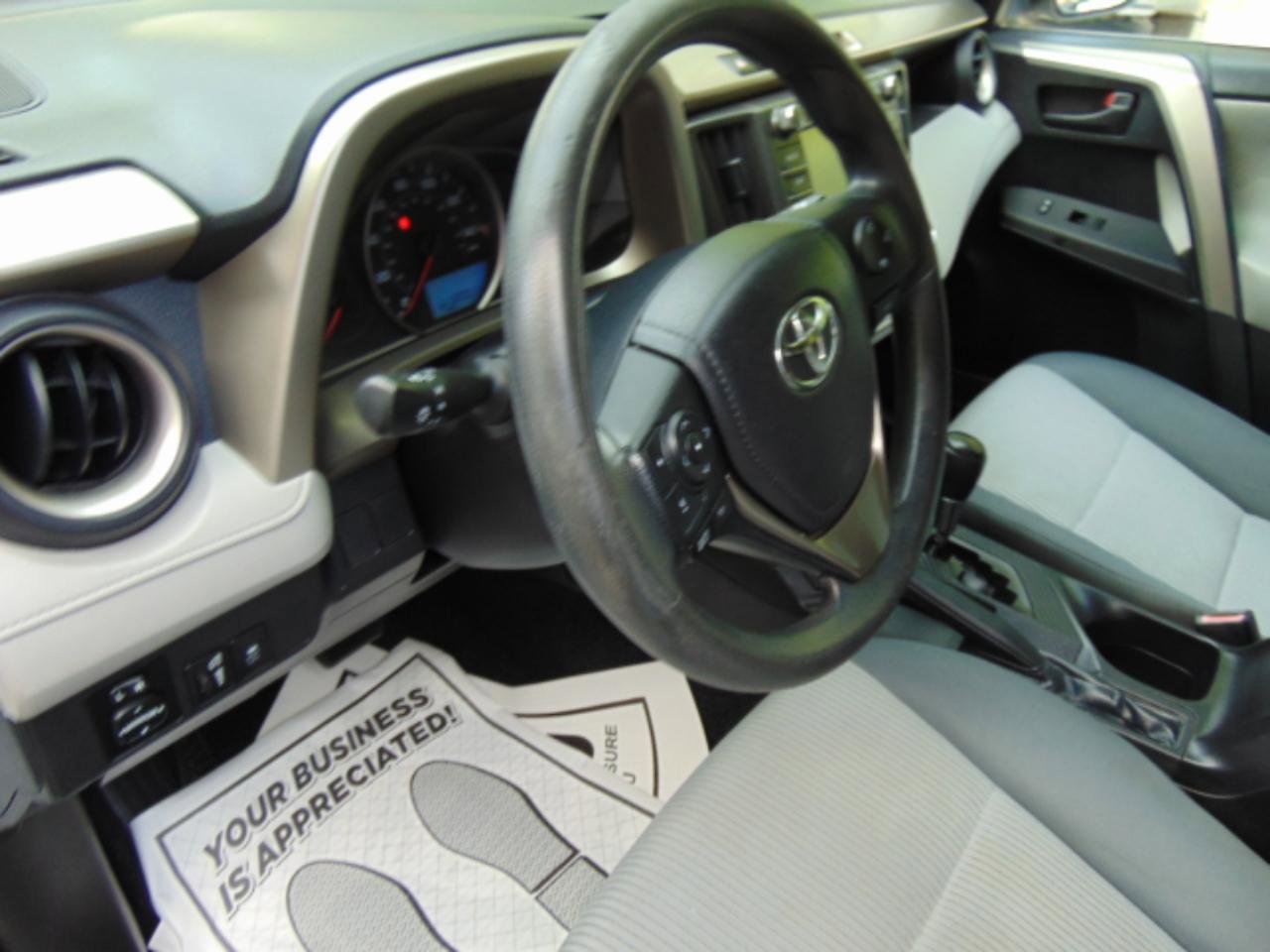 Used 2014 Toyota RAV4 LE FWD image 9