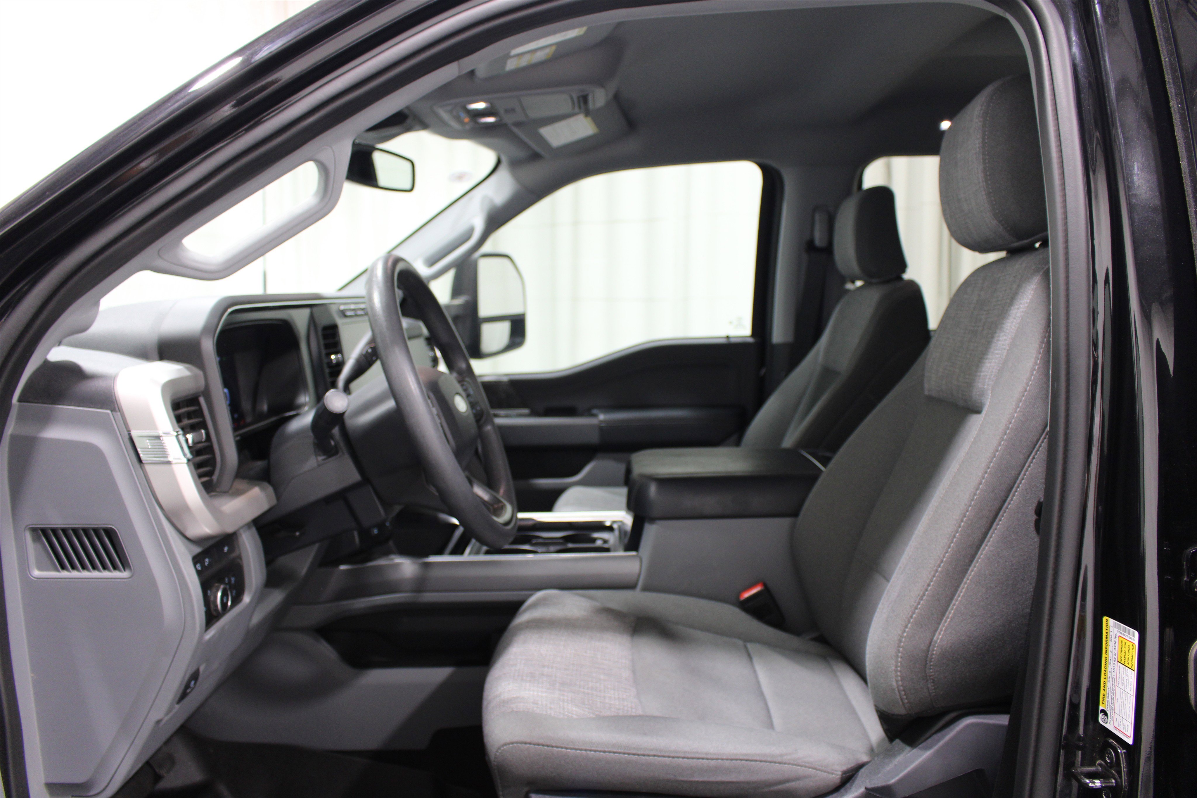 Used 2023 Ford F250 XLT w/ Tremor Off-Road Package image 3