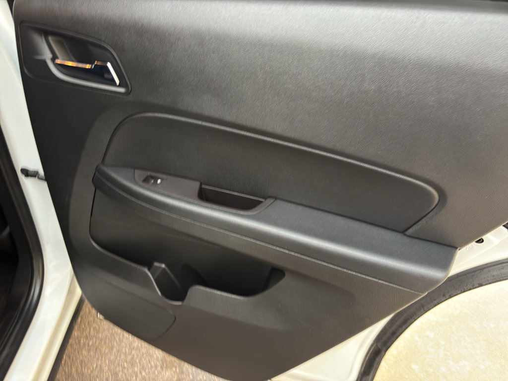 Used 2016 Chevrolet Equinox LT FWD image 28