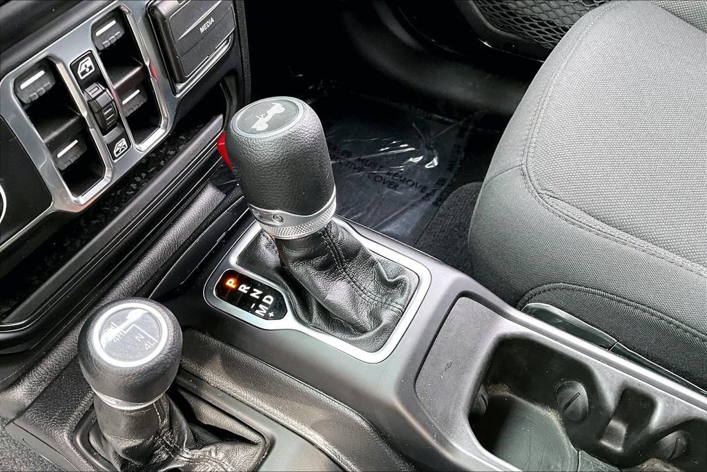 Used 2023 Jeep Wrangler Sport S AWD/4WD image 18