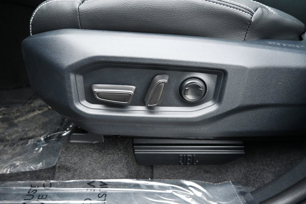 New 2026 Toyota Tundra Limited AWD/4WD image 10