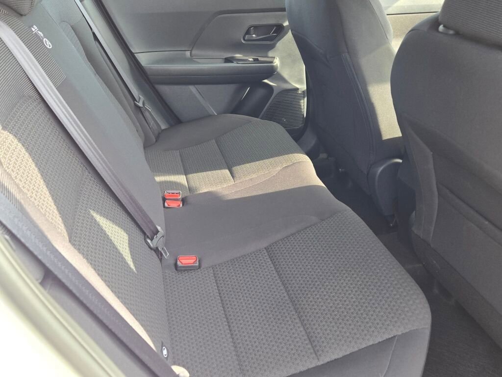 Used 2025 Nissan Kicks S image 9