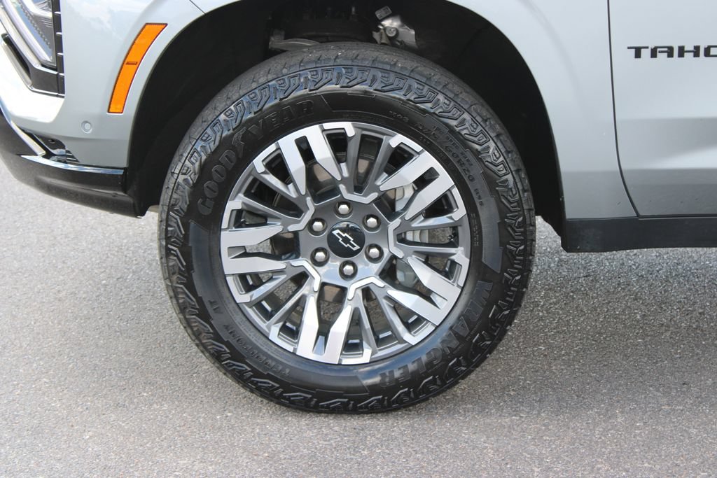 Used 2025 Chevrolet Tahoe Z71 w/ Comfort Package AWD/4WD image 21