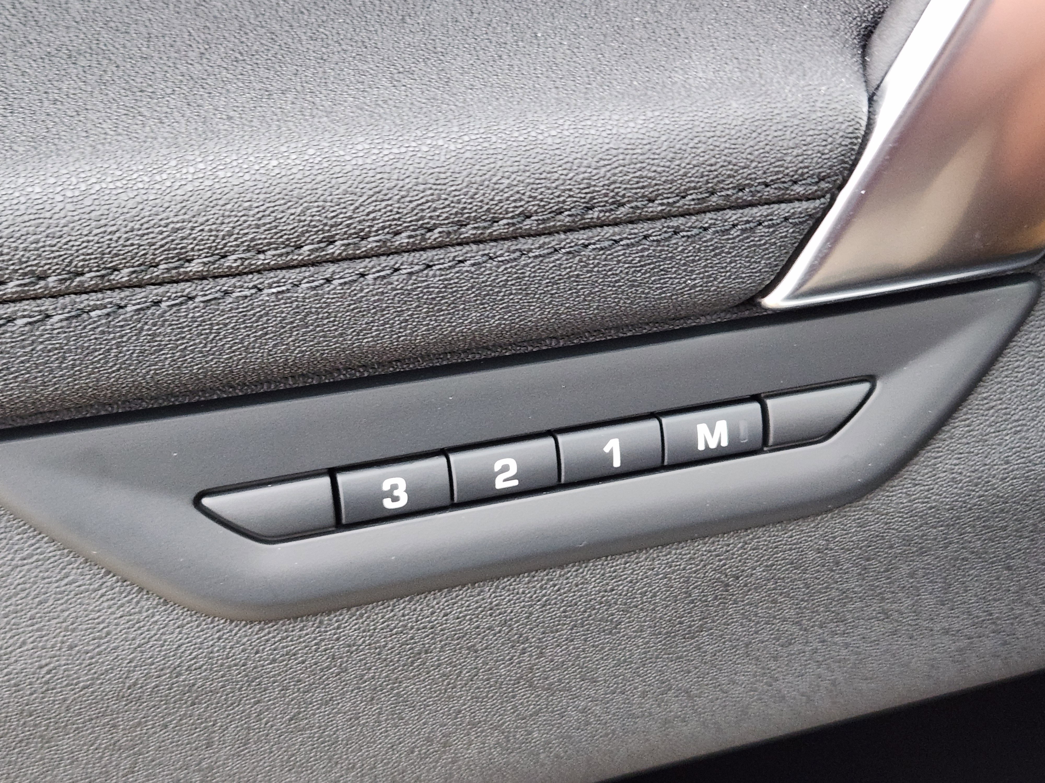 New 2025 Land Rover Discovery Sport S image 23