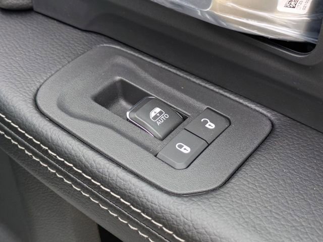 New 2026 RAM 3500 Laramie AWD/4WD image 34