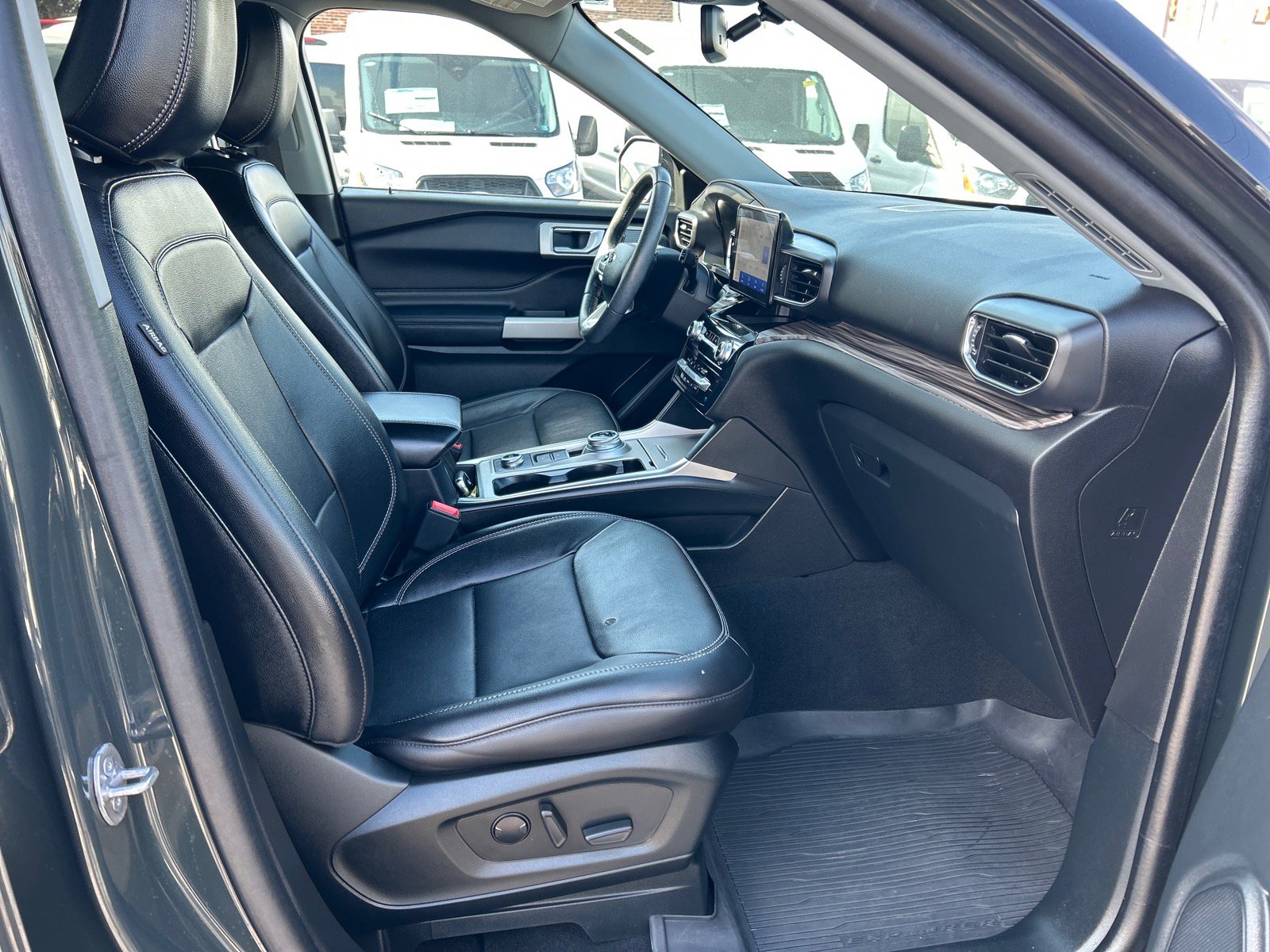 Certified 2023 Ford Explorer Limited image 19